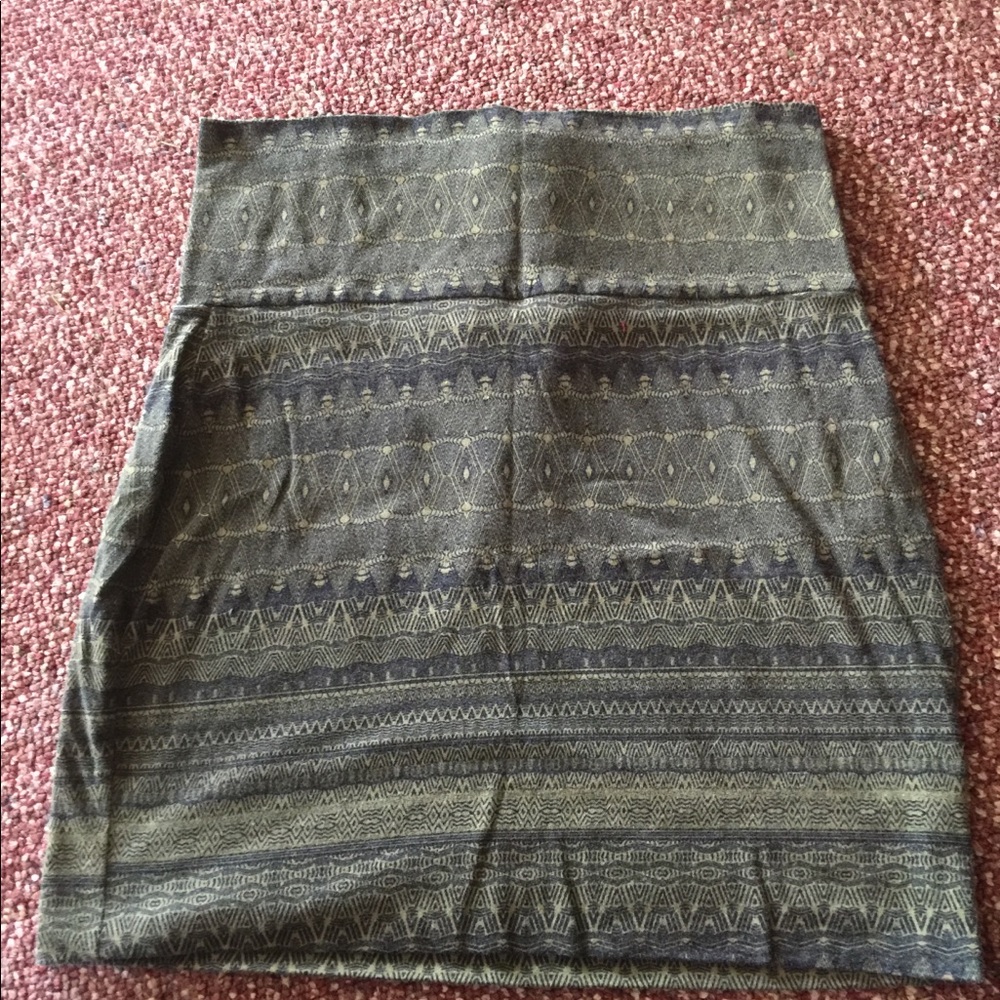 Tribal skirt - Picture 3 of 3